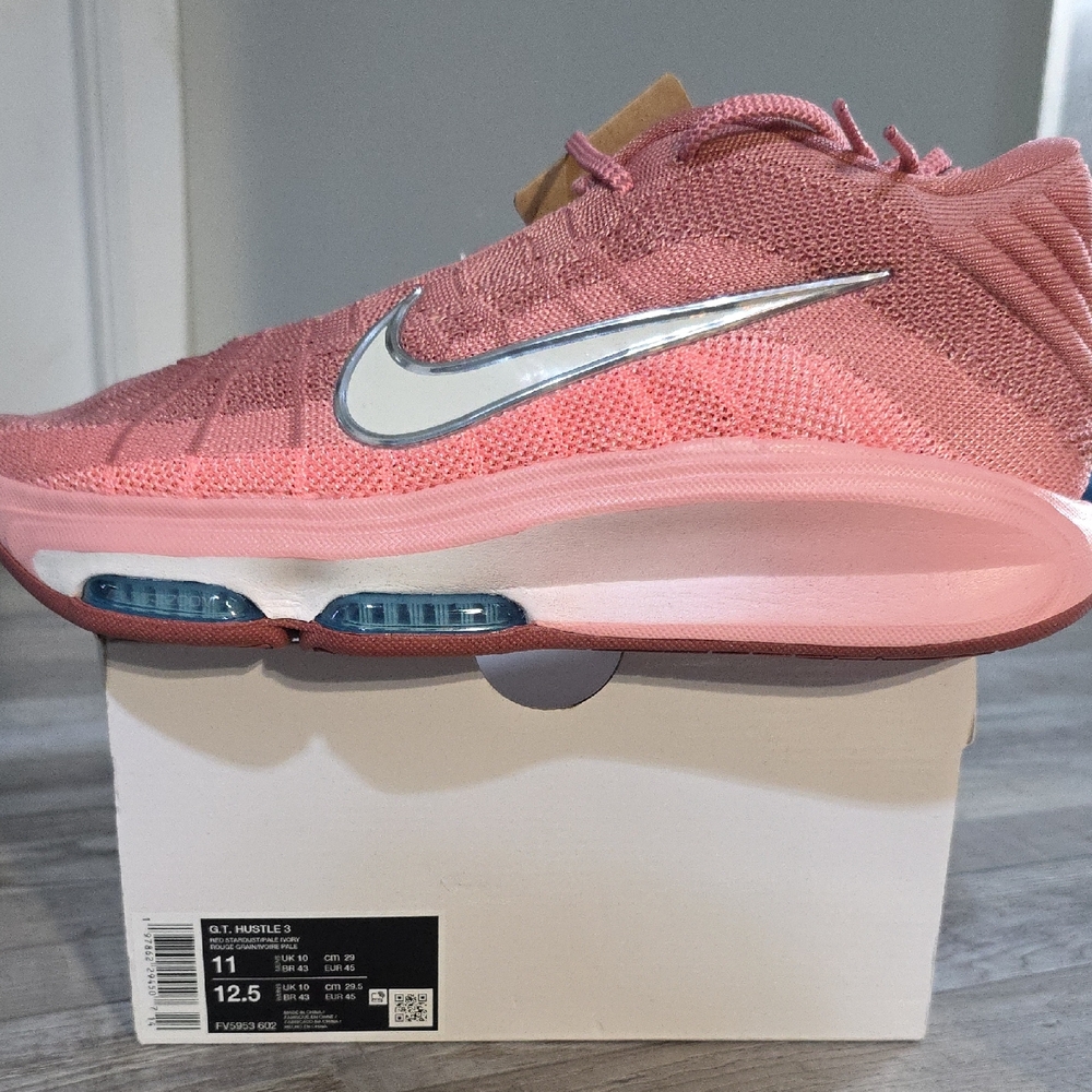 Nike GT HUSTLE 3 in Pink and Silver